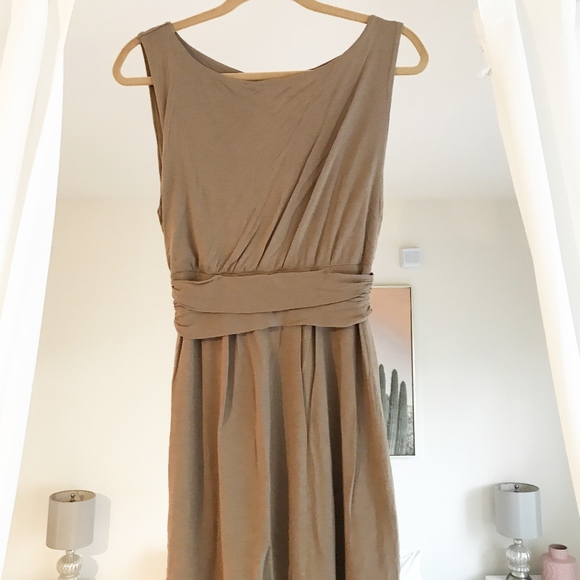 Alice + Olivia Dresses & Skirts - SALE  Alice + Olivia Dress with Keyhole Back